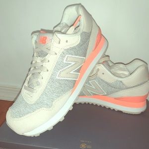 Women’s new balance shoes